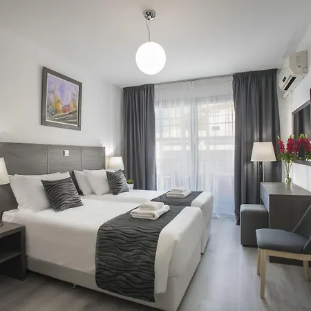 Blazer 3* Λάρνακα