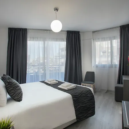 Blazer Ларнака