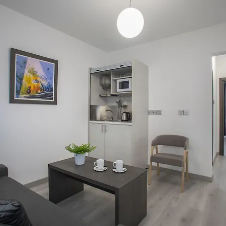 Blazer Ларнака