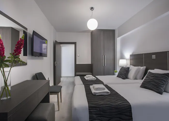 Aparthotel Blazer Larnaca