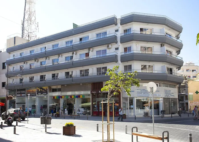 Blazer 3* לרנקה