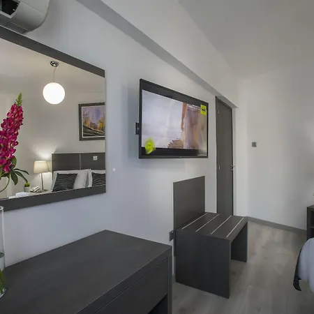 Blazer Apartmanhotel
