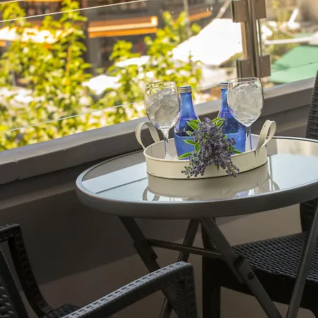 Blazer Apartmanhotel Lárnaka