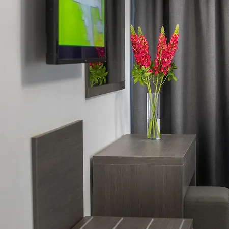 Blazer Apartmanhotel Lárnaka