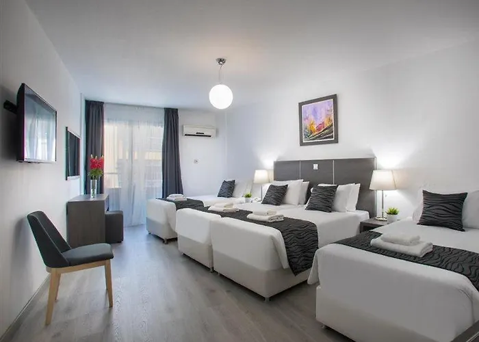 Aparthotel Blazer Larnaka