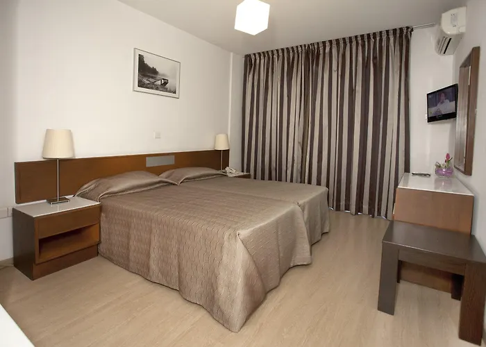 开拓者公寓式酒店