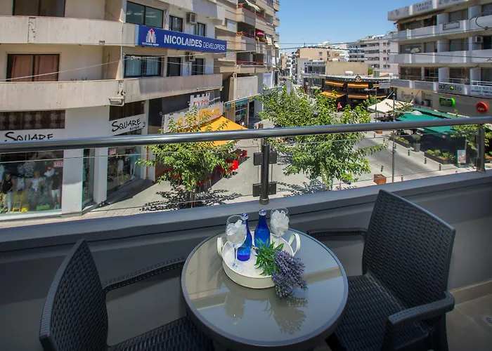 开拓者公寓式酒店 3*