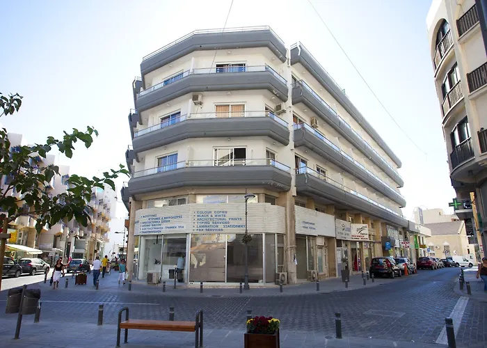 开拓者公寓式酒店 拉纳卡