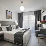 Blazer 3* לרנקה