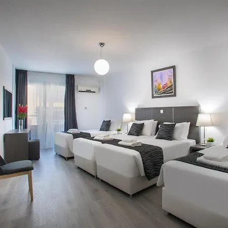 Lägenhetshotell Blazer Larnaca