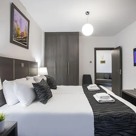 Blazer Aparthotel 3*